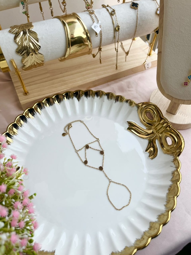 Moonlace handchain