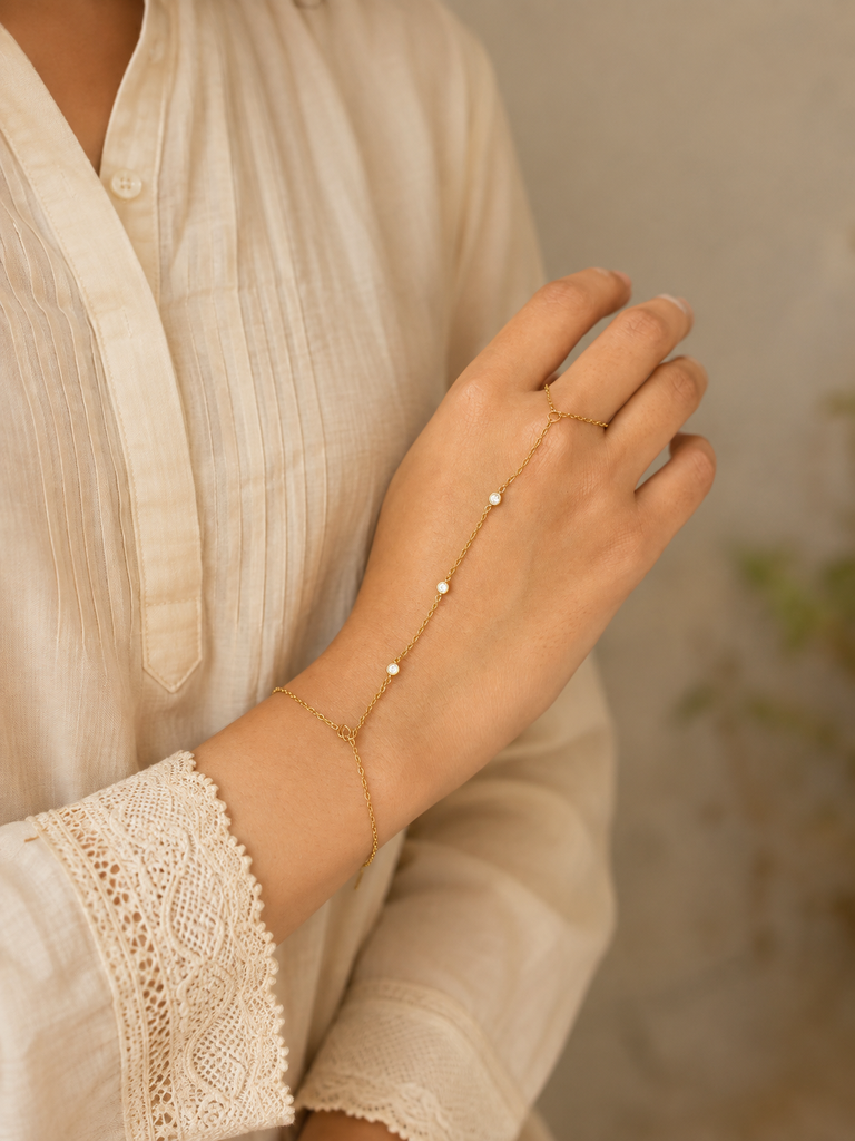 Elara handchain