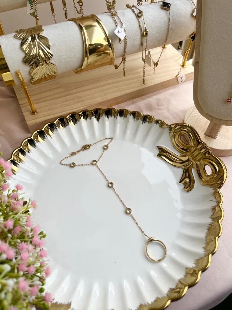 Lunar handchain