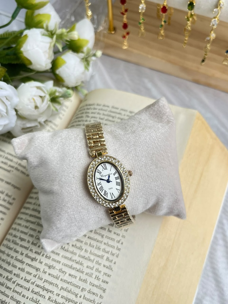 Luna pearl watch