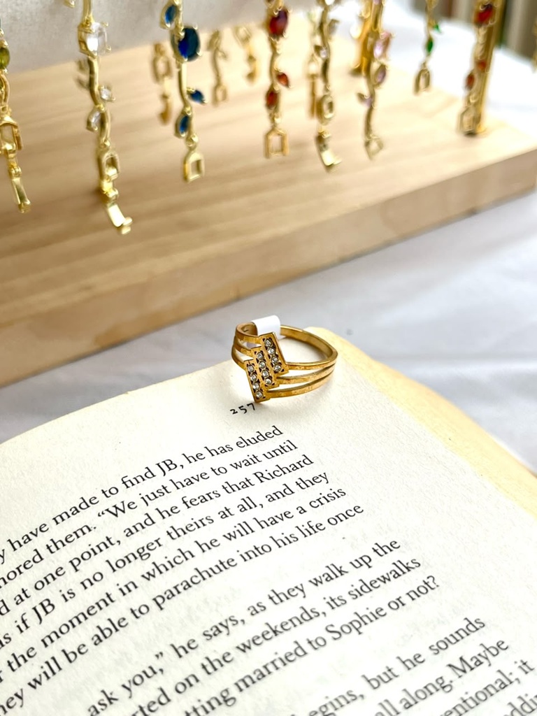 Zirelle ring