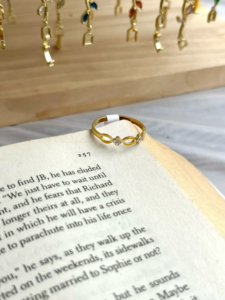 minimal daisy ring