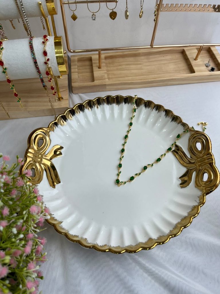 olive tulip necklace