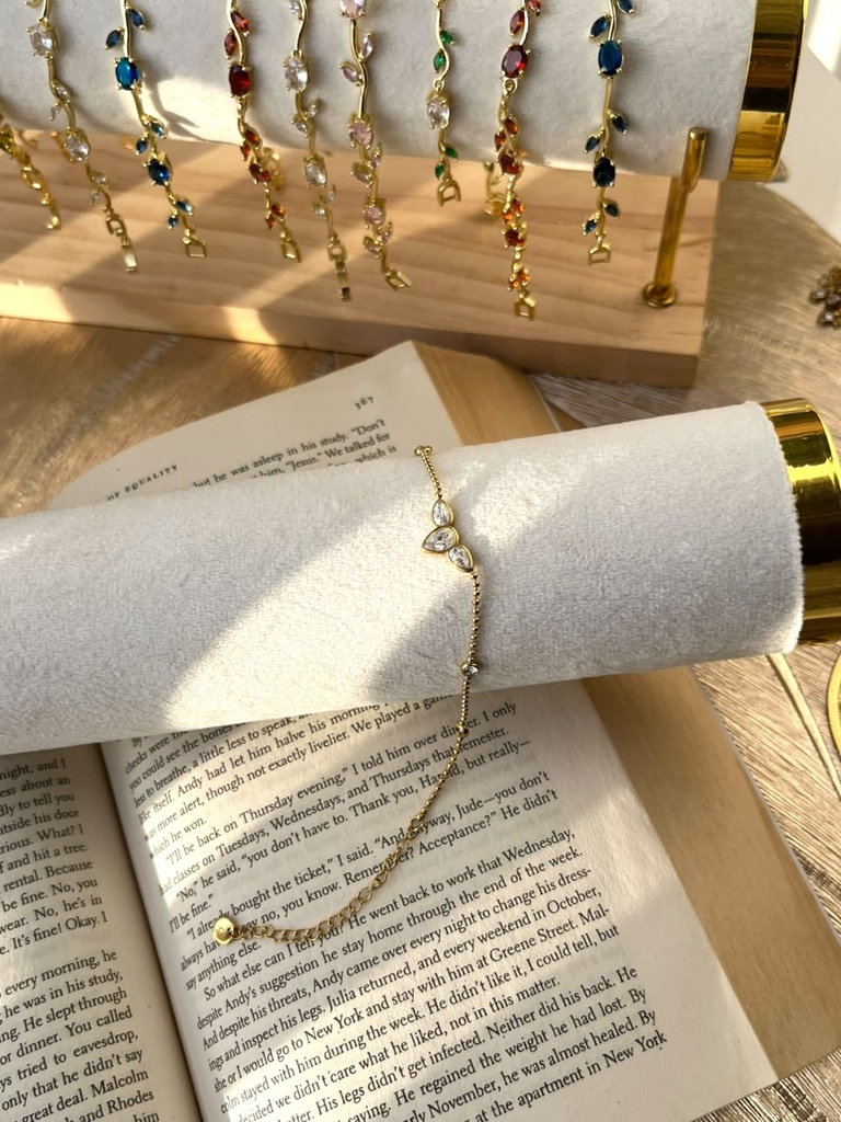 Elara bracelet