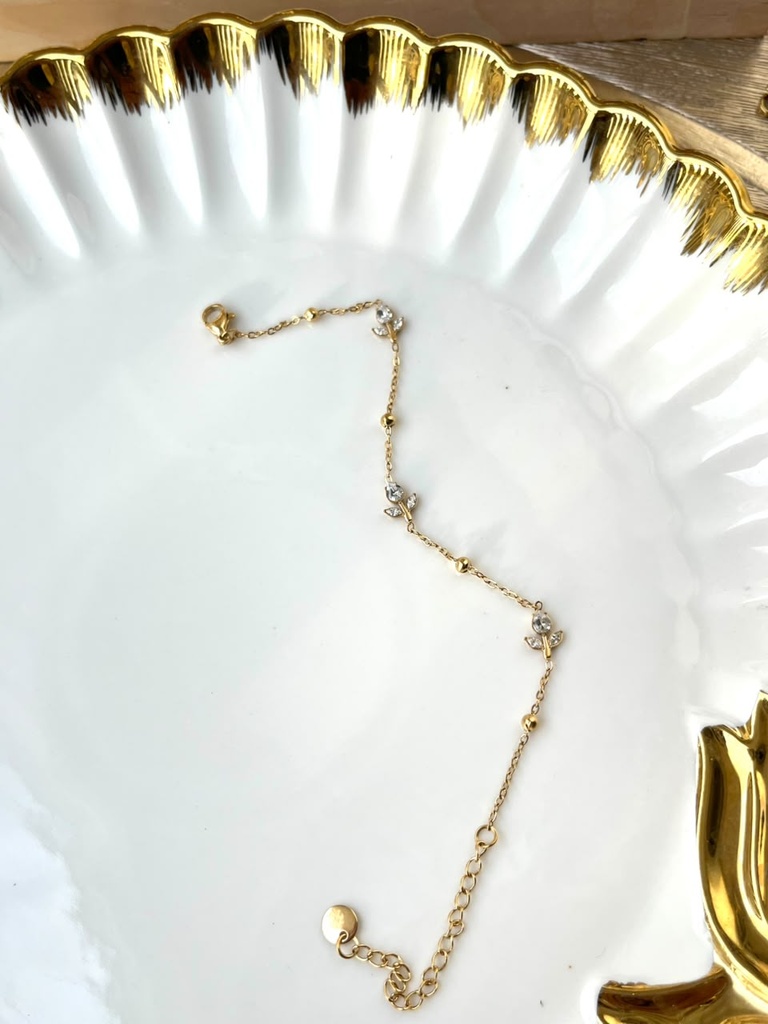 white tulip bracelet