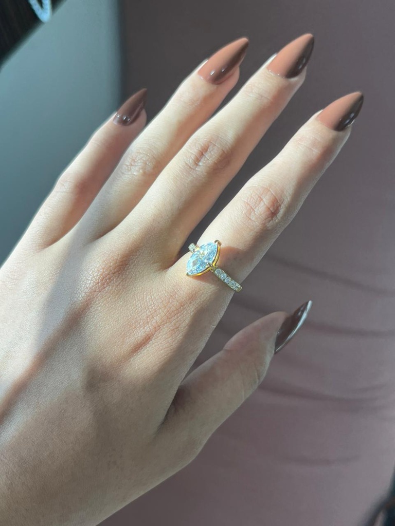Oval Solitaire ring