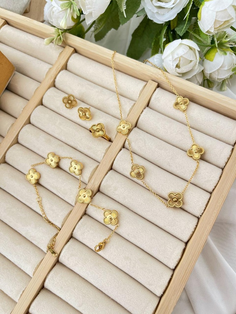 golden clover set