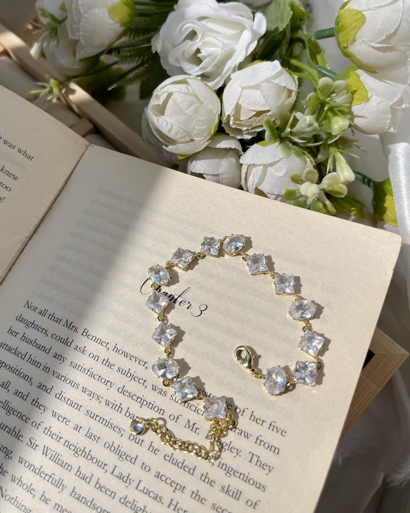 Iris stone bracelet