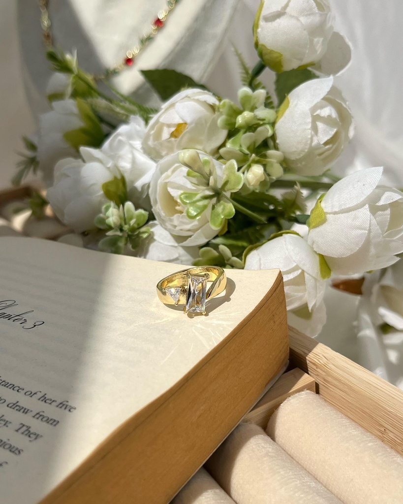 Virelia ring