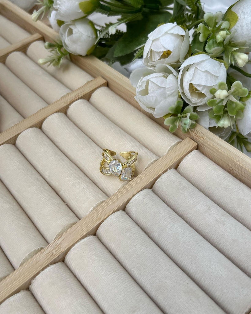 Fiorella ring