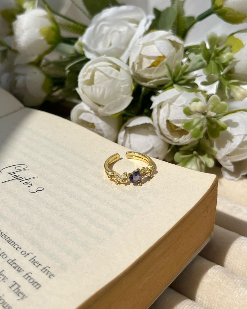 Opaline ring